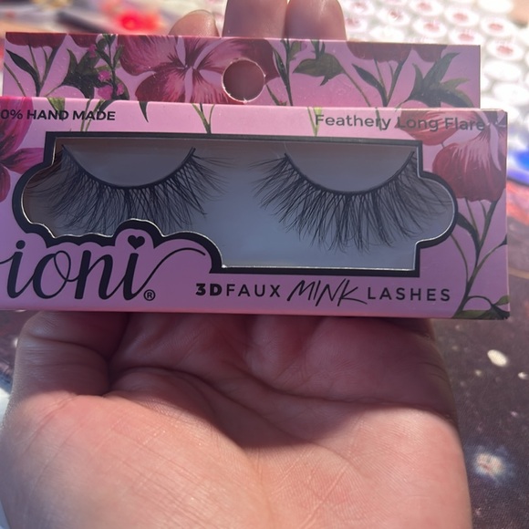 3D Eyelashes - Picture 3 of 4